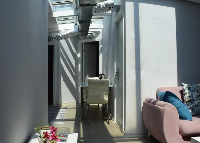 Nar Palace Hotell 3*